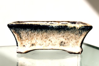 Geglazuurde bonsai pot